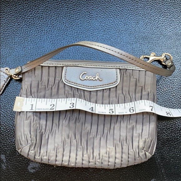 Coach wristlet - Picture 6 of 7